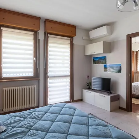 Alojamento de Acomodação e Pequeno-almoço Casa Vacanze- Debra 4*